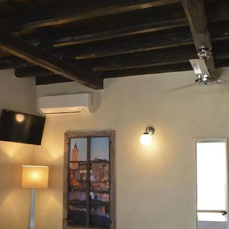 White House 3* Trani