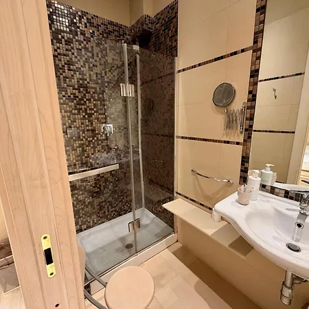 White House 3* Trani