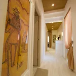 White House 3*