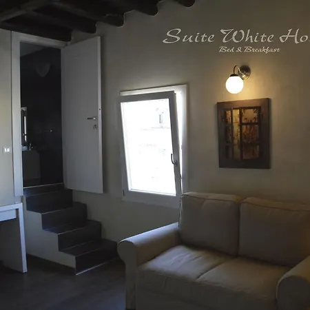 ゲストハウス White House