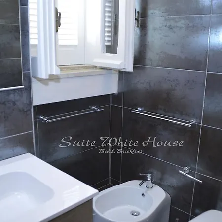 White House トラーニ